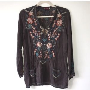 Johnny Was ♥️ embroidered top